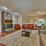 South Asheville Home With Hot Tub Just 11 Miles To Downtown